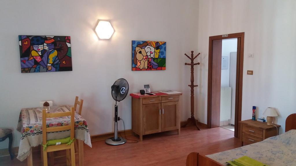 Appartamento La Chiocciola เตรวิโซ ภายนอก รูปภาพ